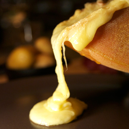 Raclette jako nikdy dřív — ochucené speciality v naší nabídce!